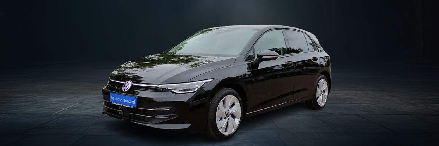 Golf_von_Schräg_vorn_Außenfrabe_Grenadillschwarz_Metallic