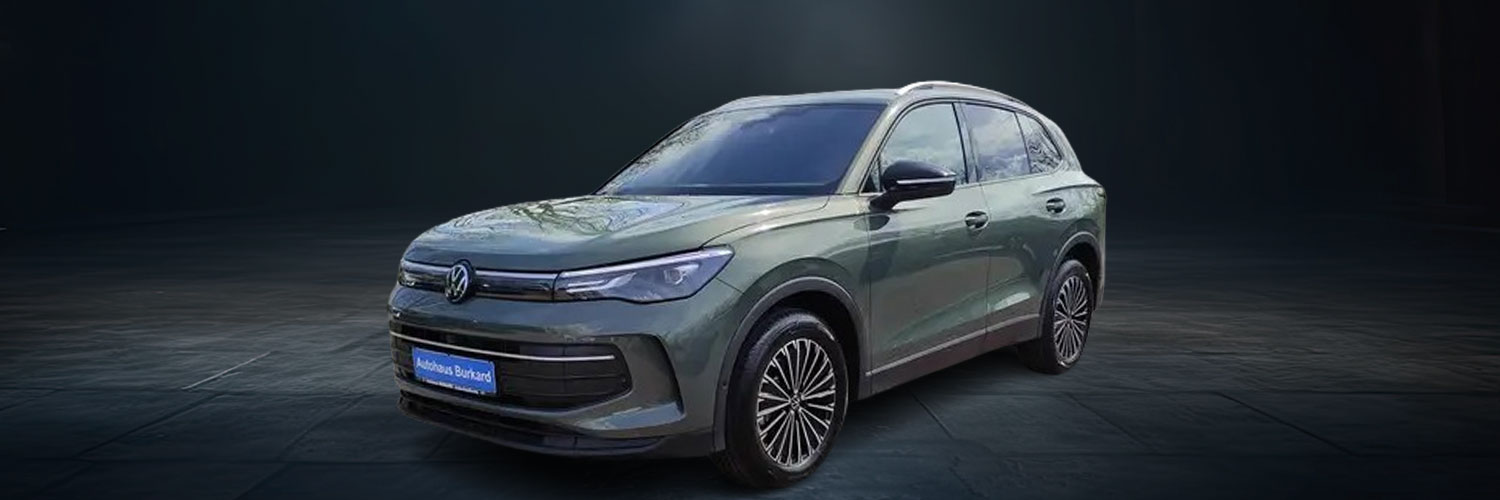 Tiguan_von_Schräg_vorn_Außenfrabe_Cipressino_Grün_Metallic